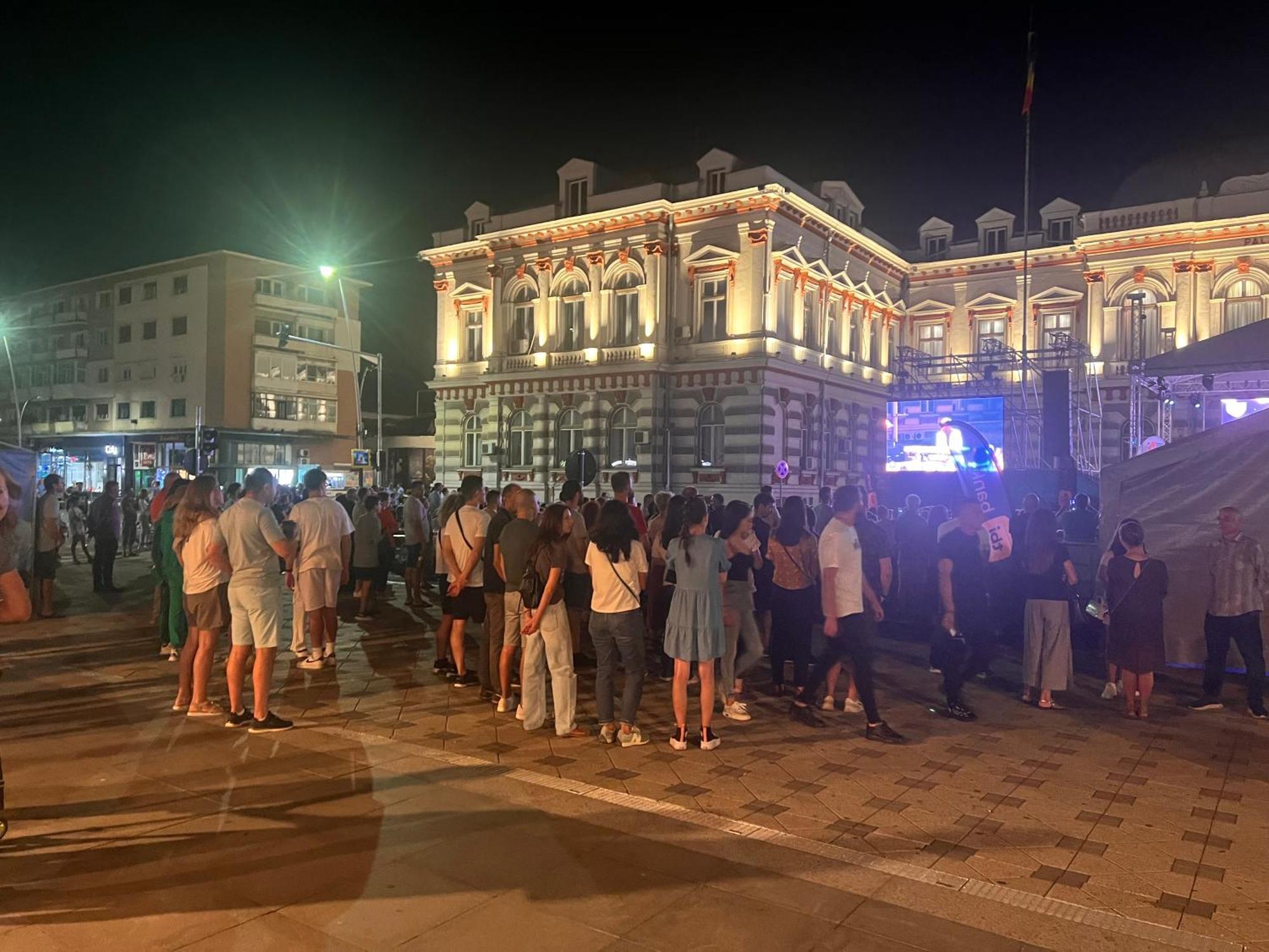 Central Trei Camere Bacău Zewnętrze zdjęcie