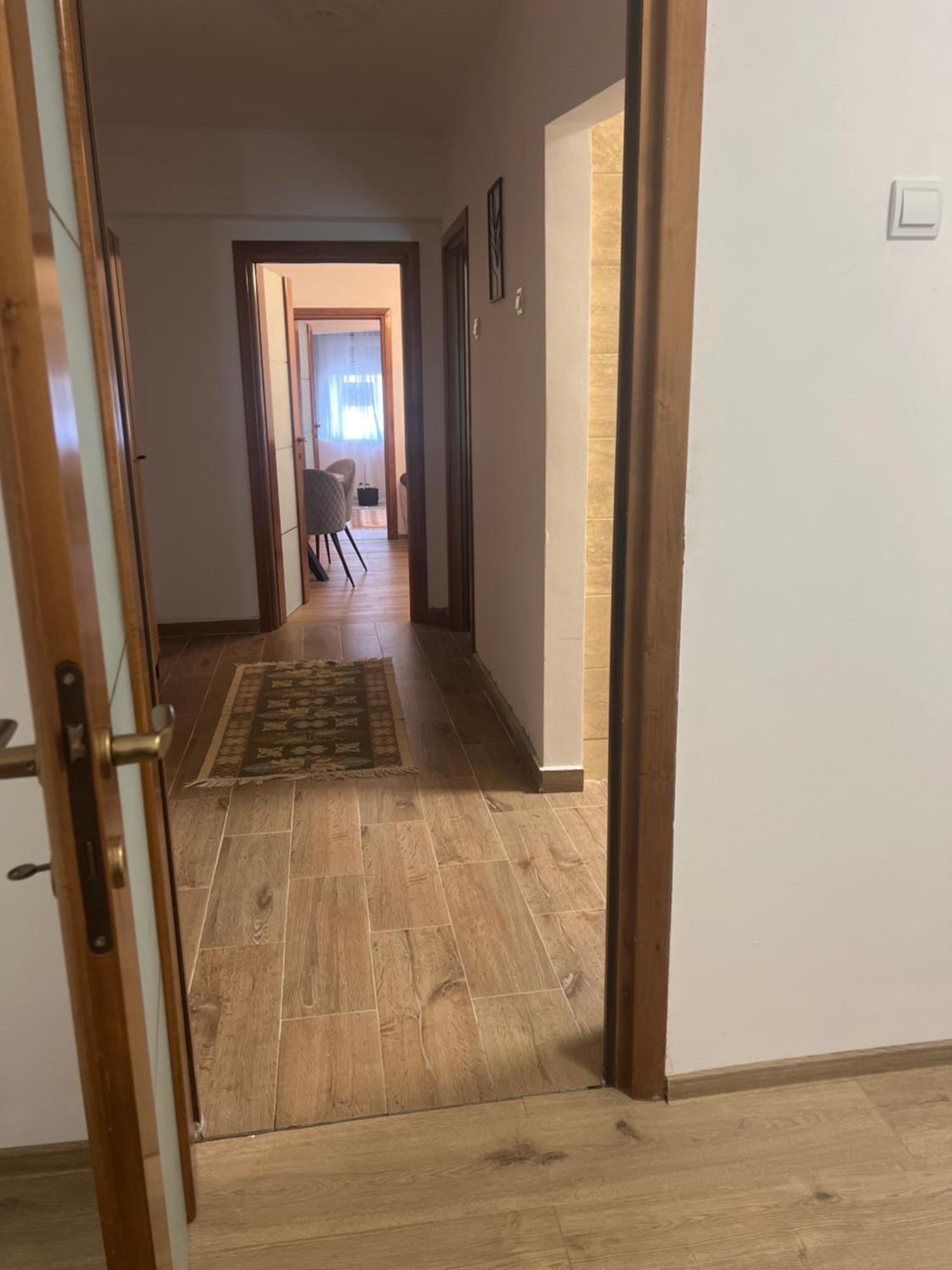 Central Trei Camere Bacău Zewnętrze zdjęcie