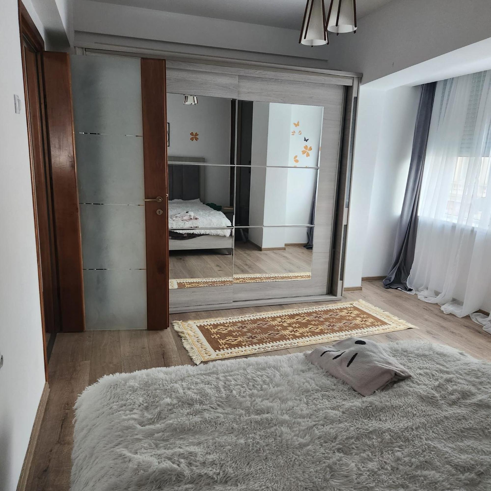 Central Trei Camere Bacău Zewnętrze zdjęcie